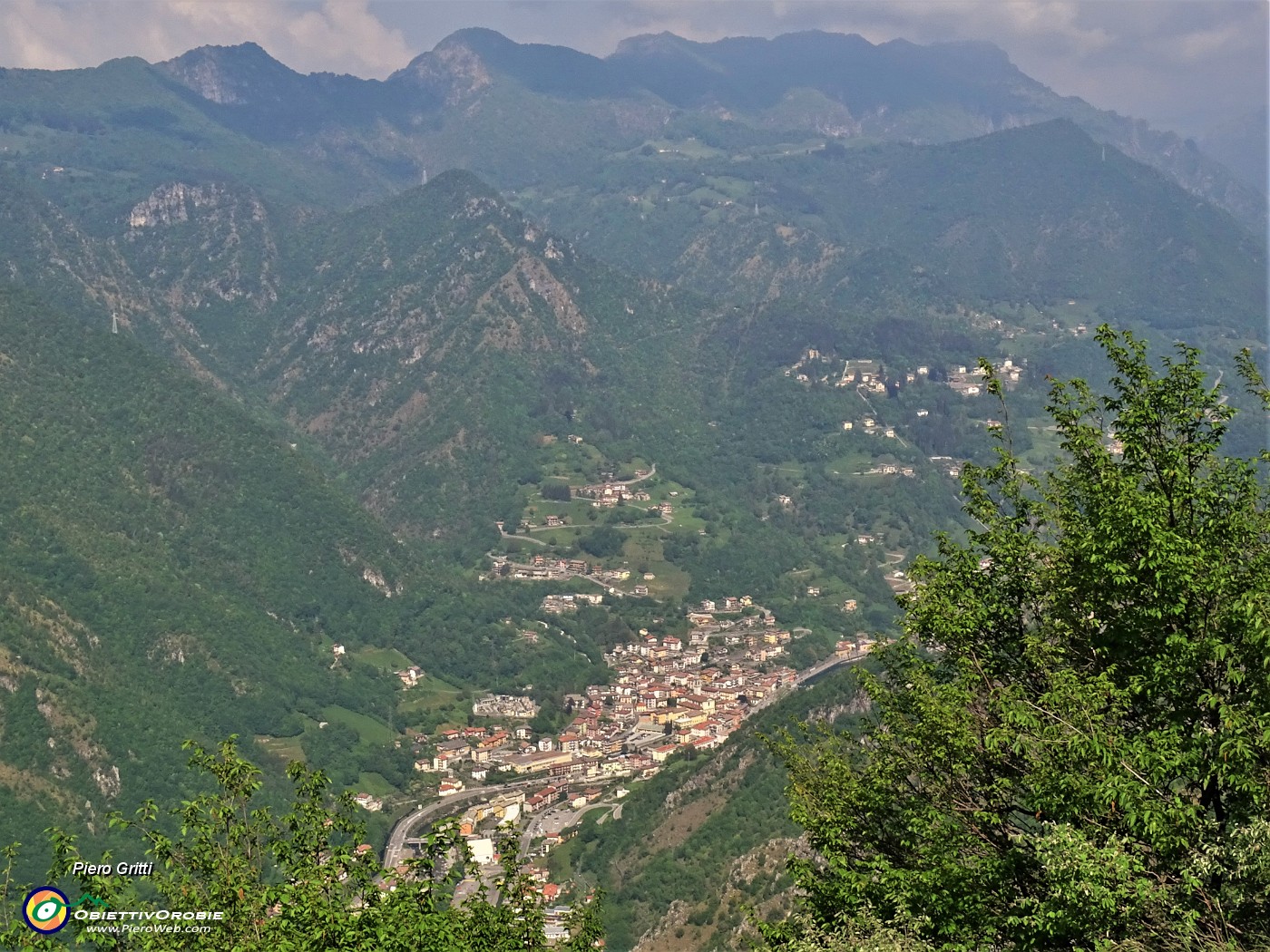 41 Bella vista su San Pellegrino Terme.JPG